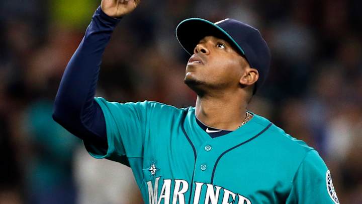 Trumbo drives in 3, Mariners beat Astros 5-2