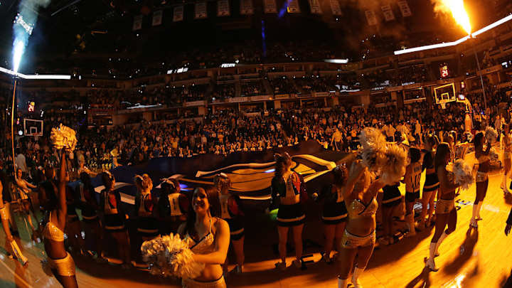 Young Pacers fans steals the show with dance, sunglasses