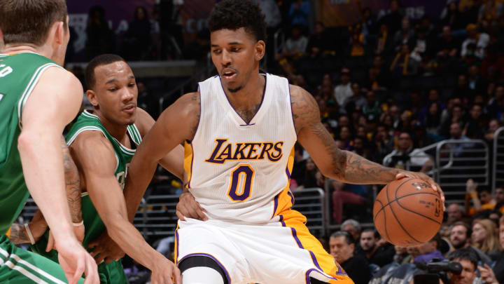 Lakers SG Nick Young has 'small' kneecap fracture