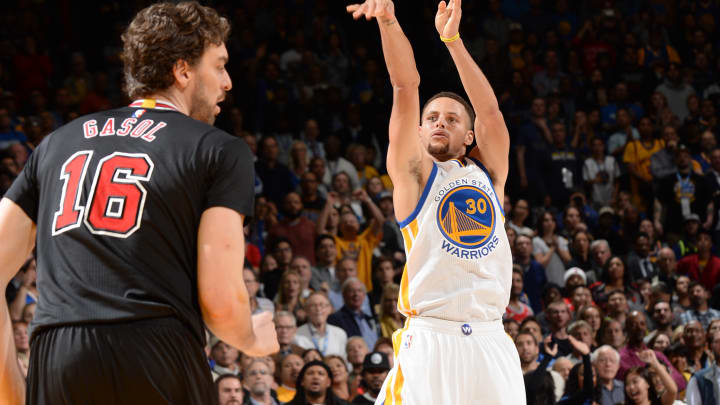 Curry leads Warriors to 14-0 start as they hold off Bulls