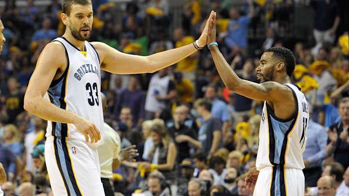 Grizzlies never trail, rout Trail Blazers 100-86 in Game 1 Grizzlies never trail, rout Trail Blazers 100-86 in Game 1