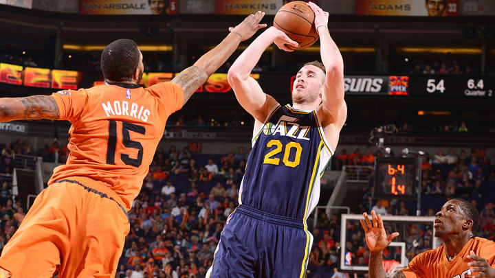 Suns beat Jazz despite Gordon Hayward's dunk over Miles Plumlee Suns beat Jazz despite Gordon Hayward's dunk over Miles Plumlee