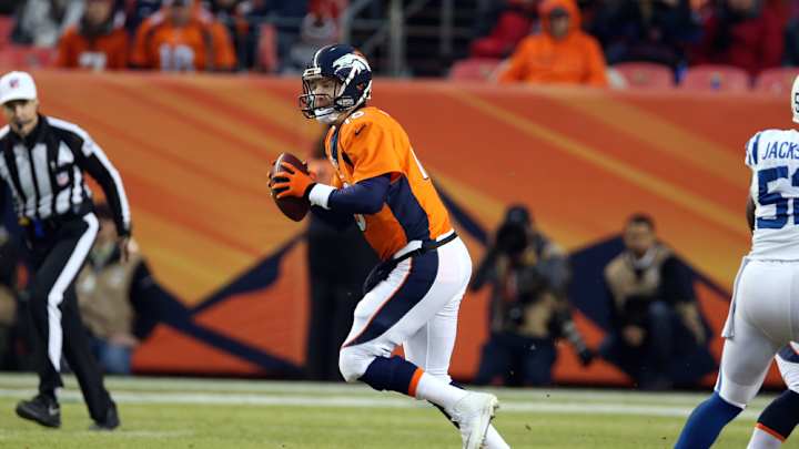 Report: Broncos, Peyton Manning discuss restructuring contract Report: Broncos, Peyton Manning discuss restructuring contract