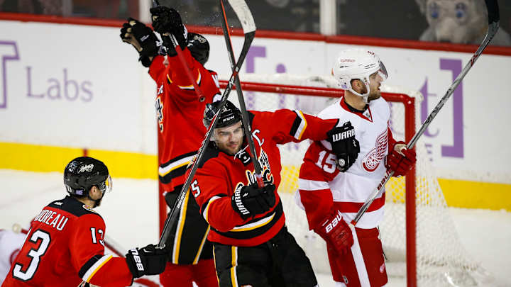 Giordano scores 2nd goal in OT, Flames beat Red Wings 3-2 Giordano scores 2nd goal in OT, Flames beat Red Wings 3-2