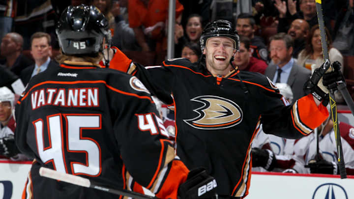 Watch: Jiri Sekac scores with spin-o-rama for first goal with Ducks