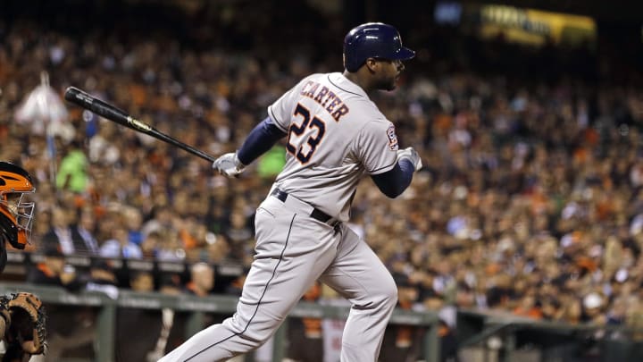 Astros don't offer contract to slugger Chris Carter
