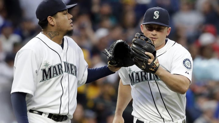 Watch: Mariners' Kyle Seager saves child with running foul catch