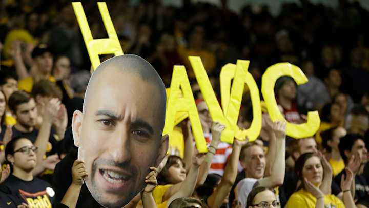 Texas files trademark applications for Shaka Smart's 'Havoc'