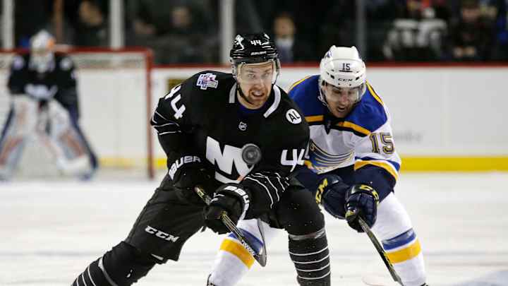 Nielsen, Okposo lift Islanders to 2-1 SO win over Blues