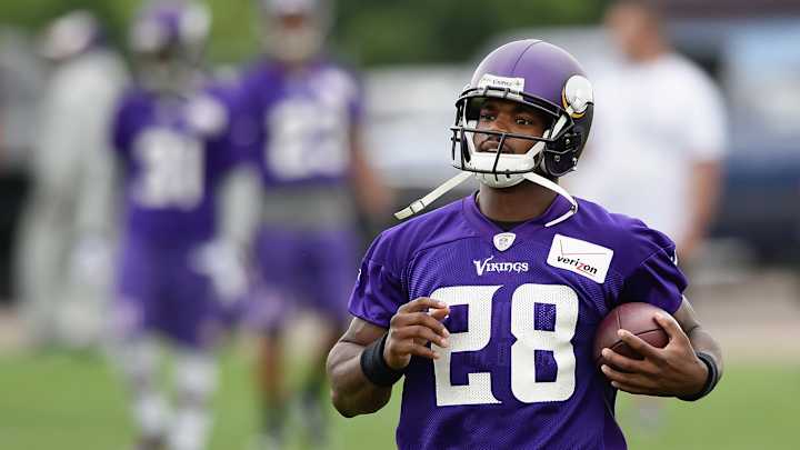 Vikings RB Adrian Peterson reported to training camp to ‘MVP’ chants Vikings RB Adrian Peterson reported to training camp to ‘MVP’ chants