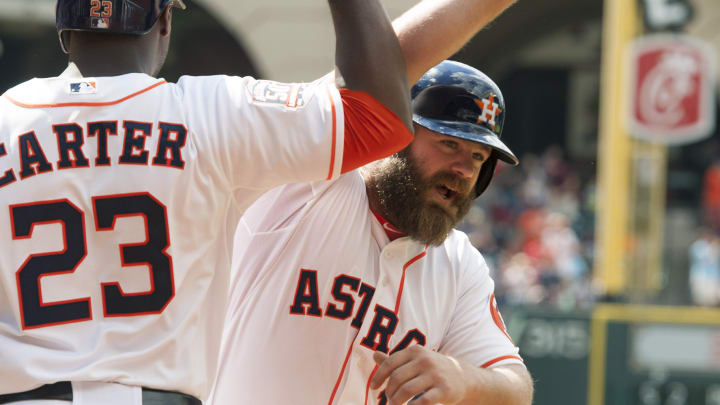 Astros win 10th in row, Gattis homers twice to beat Mariners