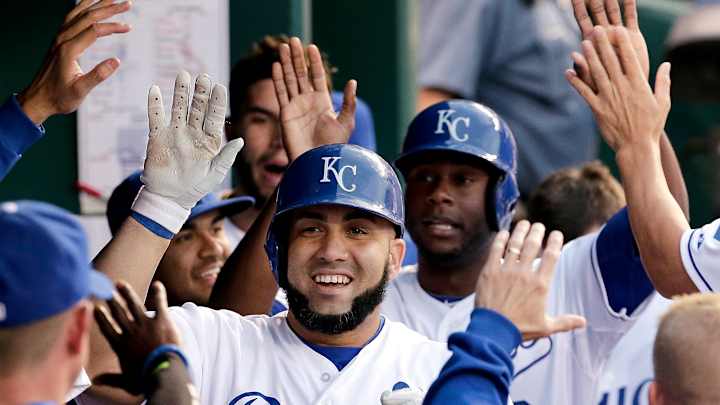 Morales homers twice, drives in 5 runs in Royals' victory