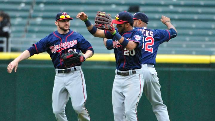 Dozier powers Twins past White Sox 8-1