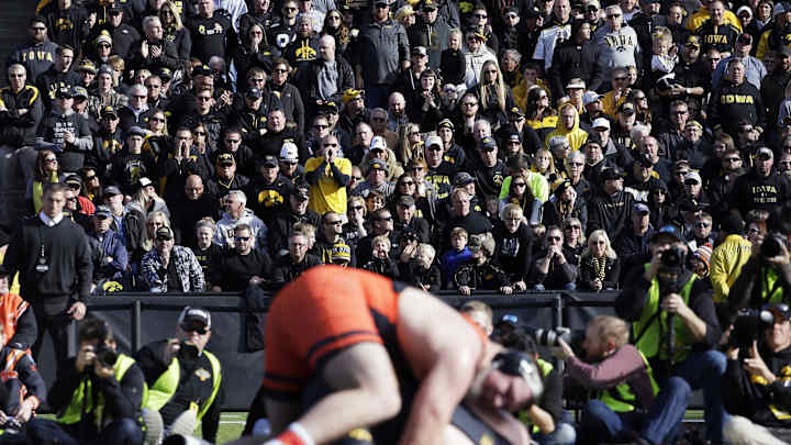 Iowa wrestlers shatter NCAA outdoor attendance record Iowa wrestlers shatter NCAA outdoor attendance record