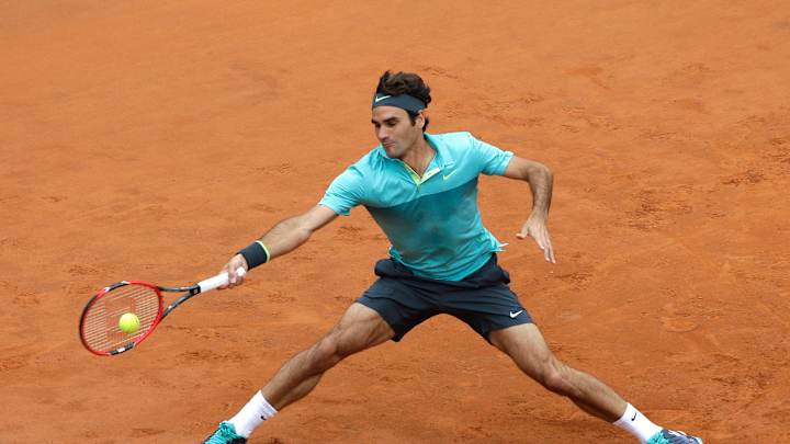 Clock ticks but fortune smiles for Federer at French Open