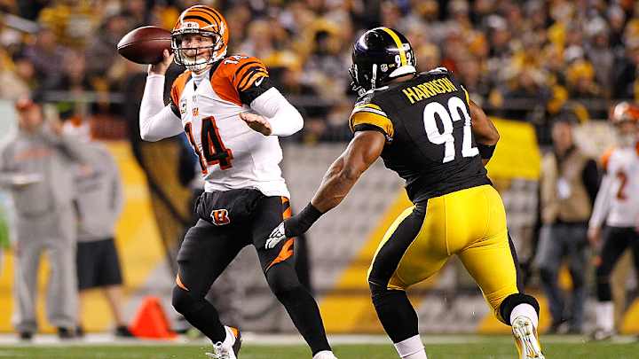 Pressure cooker: QBs who shine or wilt when facing defensive pressure