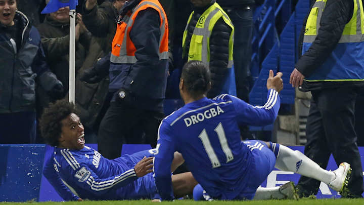 Chelsea beats Everton late, spoils Tim Howard's return from injury