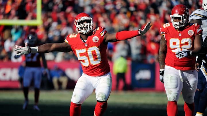 AP source: Chiefs, Houston reach 6-year, $101 million deal AP source: Chiefs, Houston reach 6-year, $101 million deal