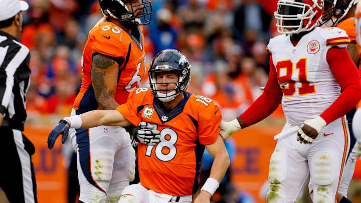 Manning hits the bench as Broncos fall 29-13 to Chiefs