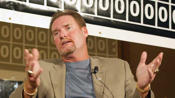 Red Sox to retire Wade Boggs' number 26