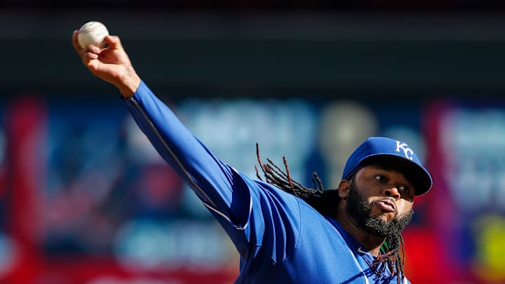 Cueto, Royals secure home-field with 6-1 win over Twins