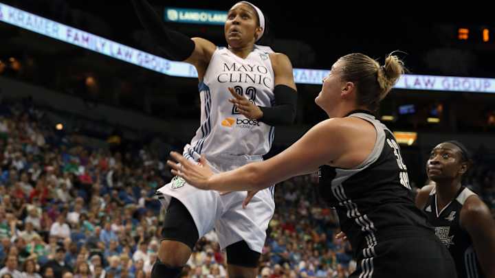 Moore scores 20, Lynx defense regroups to beat Stars 66-49