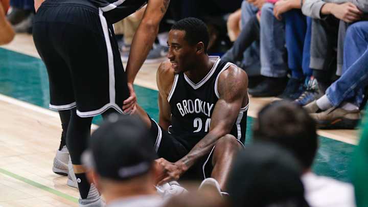 Rookie Rondae Hollis-Jefferson buys his mom a house, films surprise Rookie Rondae Hollis-Jefferson buys his mom a house, films surprise