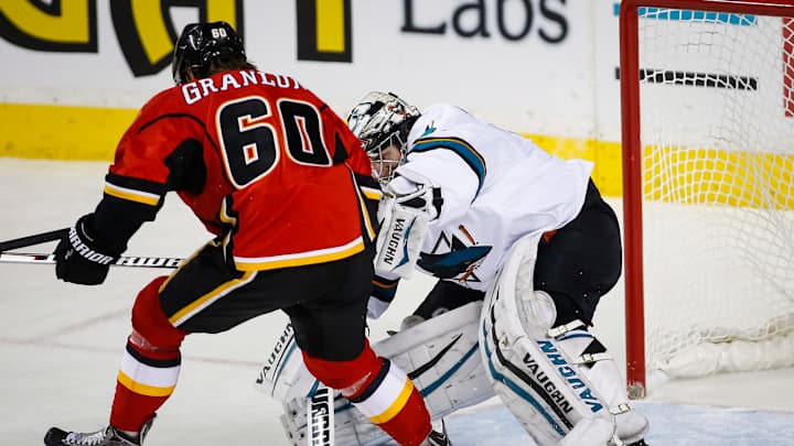 Backlund leads Flames past Sharks for 7th straight home win