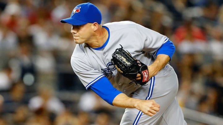 The Los Angeles Dodgers have signed pitcher Dustin McGowan The Los Angeles Dodgers have signed pitcher Dustin McGowan