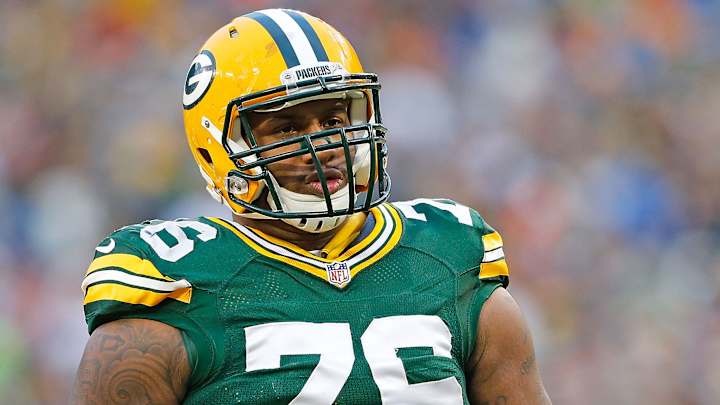 Report: Packers DE Mike Daniels signs four-year contract extension Report: Packers DE Mike Daniels signs four-year contract extension