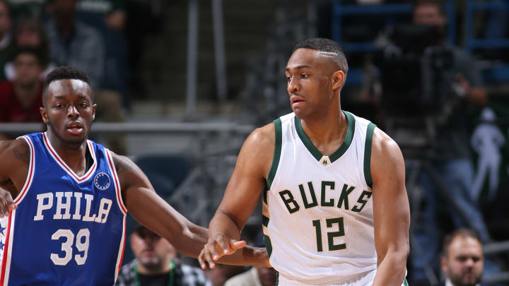 Middleton scores 21, Bucks beat 76ers in Parker's return
