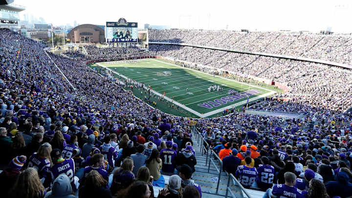 Fan at Vikings game says he was accosted, asked if he was a refugee