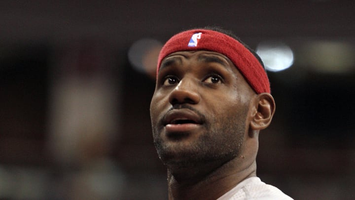 LeBron James receives injection for back issue