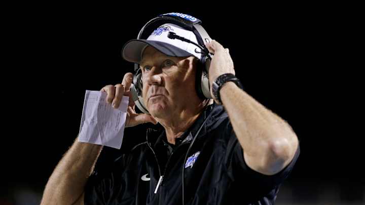 Middle Tennessee coach postpones raise to help pay cost of attendance