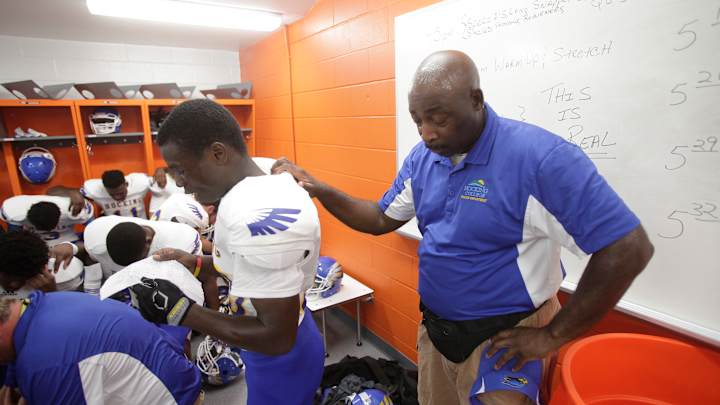 QB's role in Steubenville rape hangs over college's new team