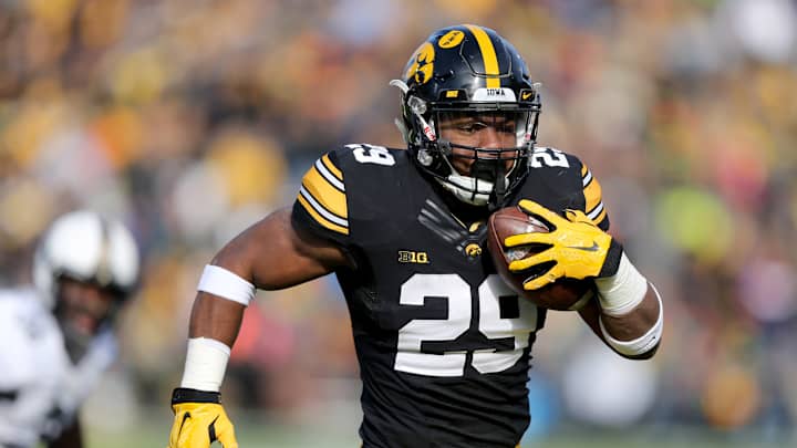 No. 6 Iowa tops Purdue 40-20, clinches share of Big Ten West No. 6 Iowa tops Purdue 40-20, clinches share of Big Ten West