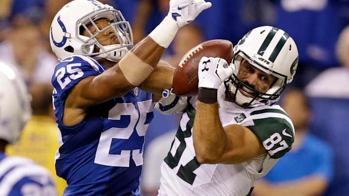 Jets' Decker has sprained knee, might be able to play Eagles