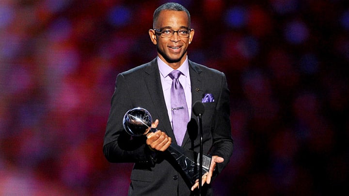 Longtime ESPN personality Stuart Scott dies of cancer at 49
