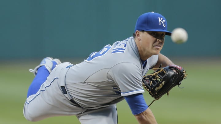Medlen shines as Royals blank Indians 2-0