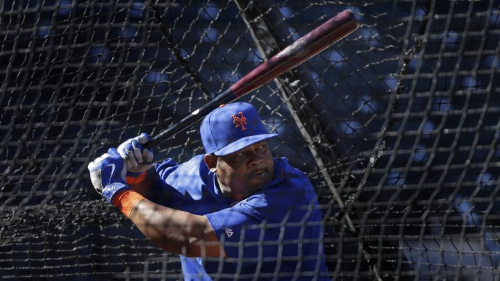 Juan Uribe added to World Series roster by Mets