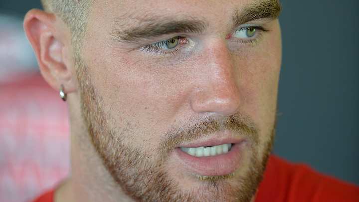 Still young himself, Chiefs' Kelce forced to be mentor