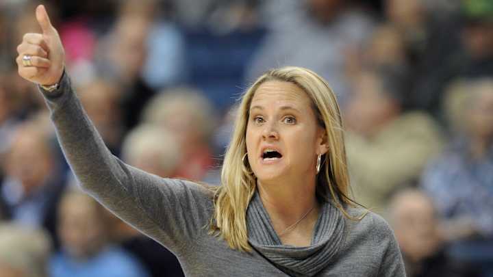 Utah taps Lynne Roberts to lead women's basketball program Utah taps Lynne Roberts to lead women's basketball program