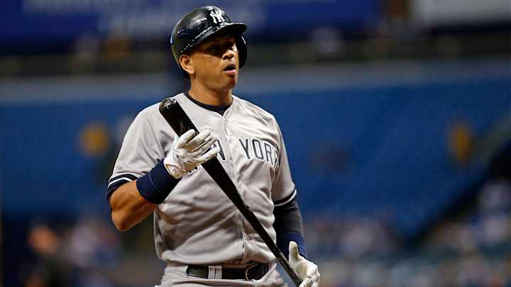 Yankees' Alex Rodriguez playing through bone bruise