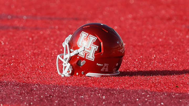 Watch: Security guard punches Houston fan running on field