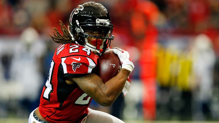 Falcons RB Devonta Freeman (concussion) returns to practice