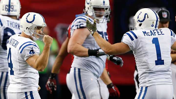 Vinatieri's late 43-yard FG lifts Colts past Falcons, 24-21