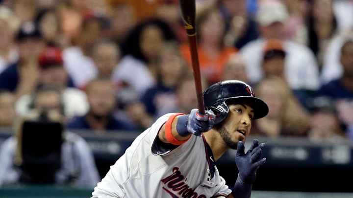 Rosario's 2-run triple in 9th lifts Twins past Astros, 3-2