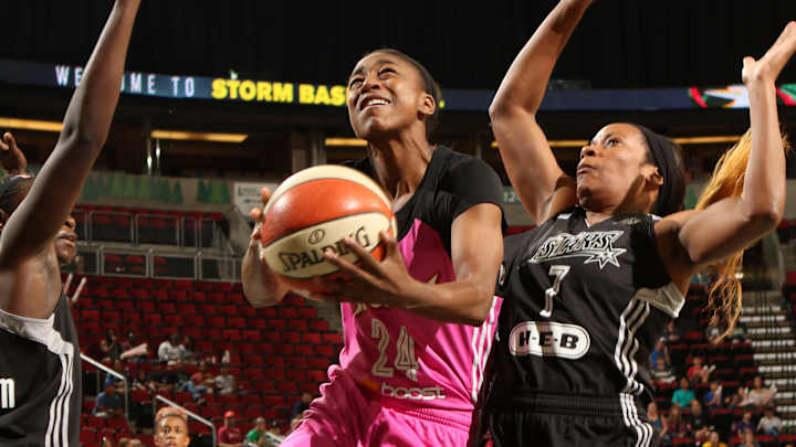 Jewell Loyd and Ramu Tokashiki lead Storm past Stars, 72-63