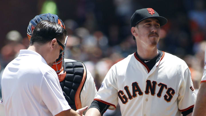 Giants pitcher Lincecum hit in elbow by liner, leaves game
