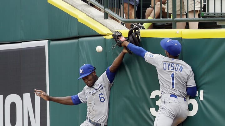Royals rebound, beat Tigers 6-2 behind Escobar, Guthrie